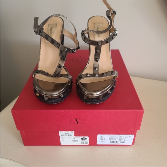 VALENTINO ROCKSTUD SANDALS - Picture 3 of 3